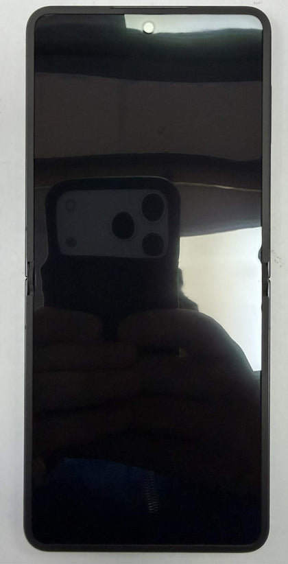 Samsung Galaxy Z Flip 7 –  Jet Black , 256GB ** Any Network **