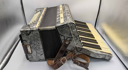 Hohner Tango I - 80bass, Vintage Piano Accordion *COLLECTION ONLY*