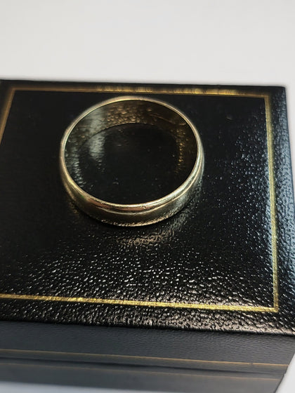 9ct Yellow Gold Band Ring - Size U - 3.97G