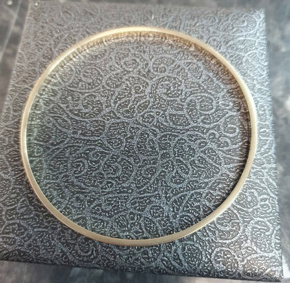 9ct Yellow Gold Narrow Bangle - 11.1g - hALLMARKED