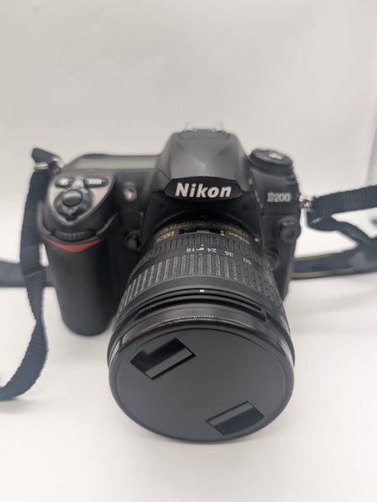 Nikon D200 10.2M + 18-70mm, C