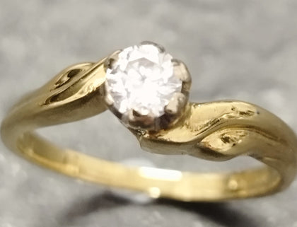 18ct Yellow Gold Solitaire Ring -Size L