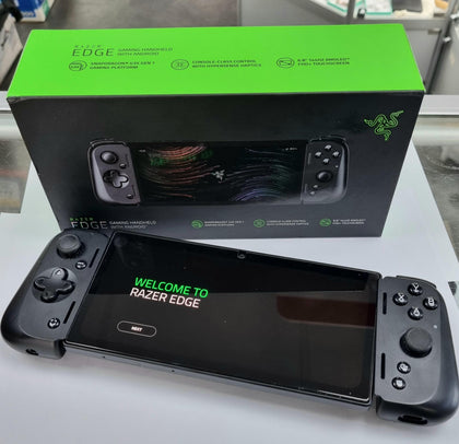 Razer Edge Gaming Tablet and Kishi V2 Pro Controller