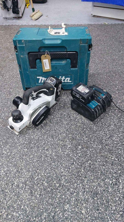 Makita 18v Cordless 82MM BKP180 Planer With 1x Makita 3.0ah Battery, Generic 5.0ah Battery & Charger.