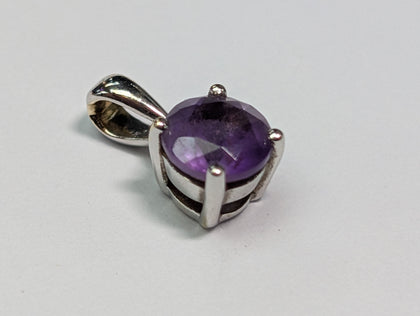 9CT WHITE GOLD  AMETHYST  PENDANT PRESTON STORE