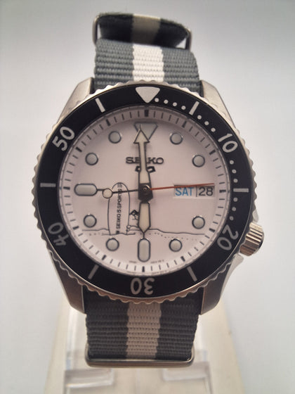 Seiko 5 sports x peanuts snoopy special edition manual movement watch with original national strap and box