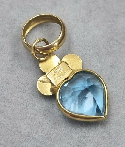 18ct Gold Pendant Blue Topaz