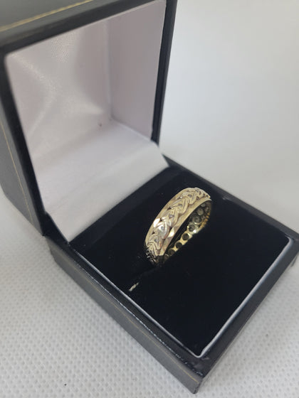 9K Gold Ring with Pattern Design, 375 Hallmarked, 3.79Grams, Size: Q, Box Included