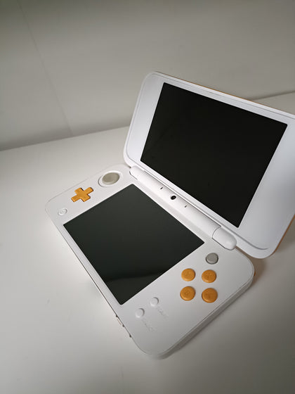 NEW 2DS XL Console - White & Orange - Great Yarmouth