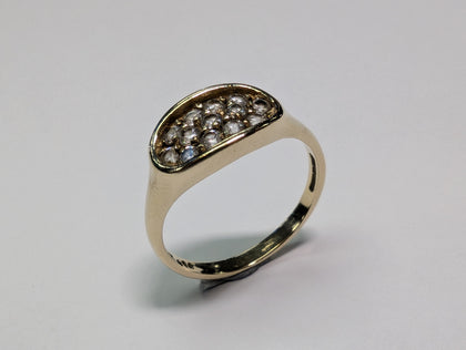 9CT GOLD RING WITH CLEAR STONES SIZE N1/2 PRESTON STORE