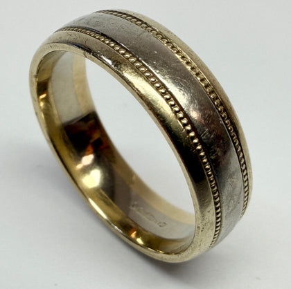 9ct two-colour gold wedding ring with beaded pattern size Q
