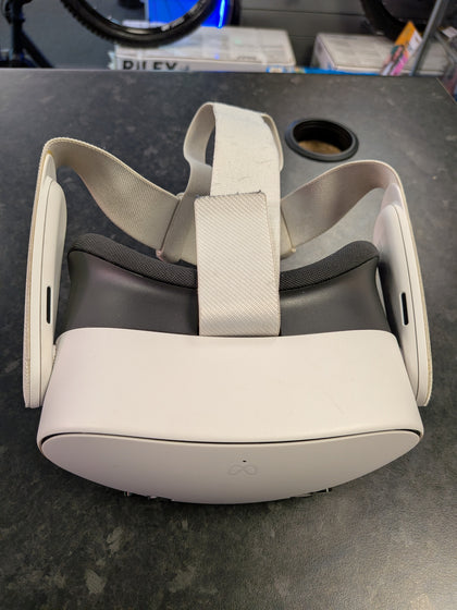 Meta Quest 3s Vr Gaming Headset & 2 x Controllers