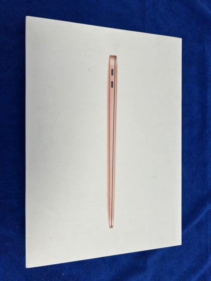 Apple MacBook Air with Retina Display - 8 GB RAM - 256 GB SSD - 13.3