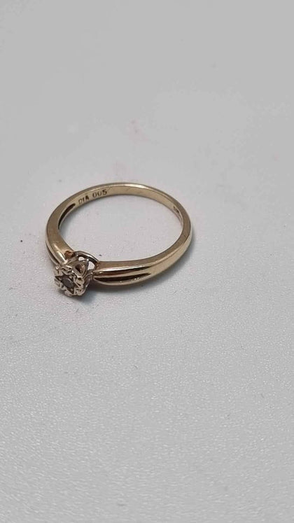 9CT Yellow Gold Ring With Centre Stone (Not DIA) - Size O - 2.0 Grams