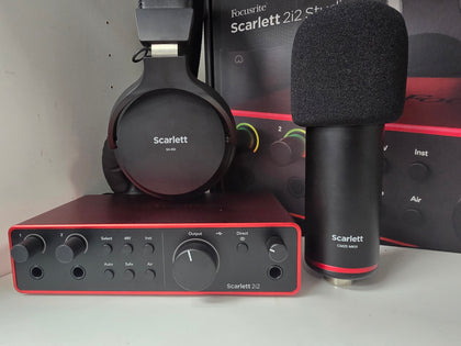 Focusrite Scarlett 2i2 Studio 4th Gen Usb Audio Interface Bundle