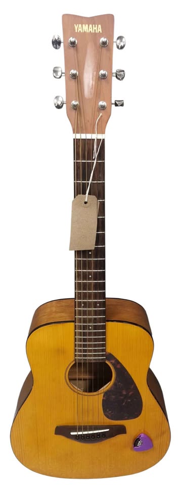 Yamaha Junior FG Junior JR1 3/4 size- With Case *collection only*