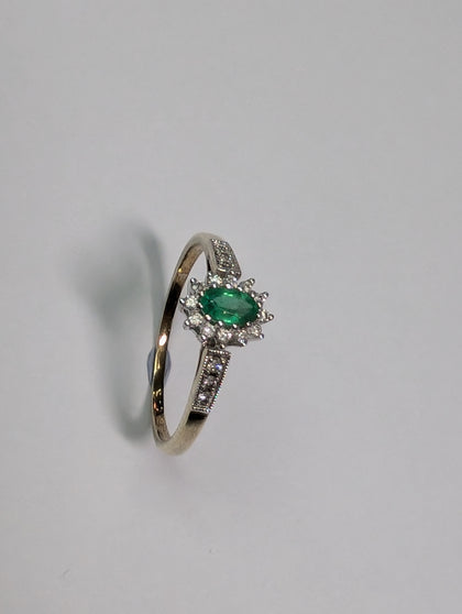 9CT GOLD DIAMOND & GREEN STONE RING