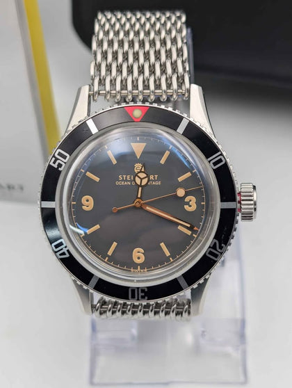 **DEAL** Steinhart Ocean One Vintage Swiss Automatic Men's Watch Black Dial - Boxed With Steel Bracelet