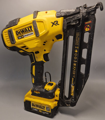 Dewalt DCN660N 18v 32-64mm cordless 16g angled nailer with 4ah battery *collection only*