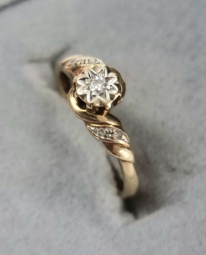 9ct Gold Diamond Ring Size 