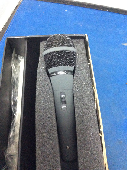 Stage line boxed microphone