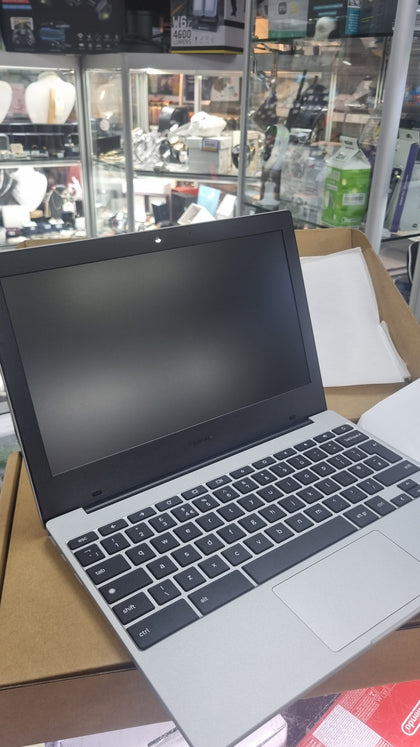 SAMSUNG GALAXY CHROMEBOOK GO 4GBRAM, 64GBSSD, SILVER OPEN BOX NEW LEYLAND