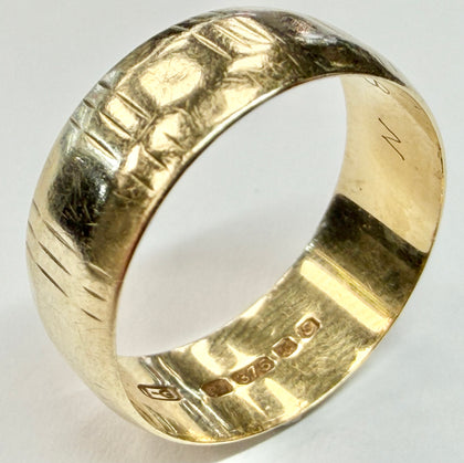 9ct Yellow Gold Wedding ring size M 1/2