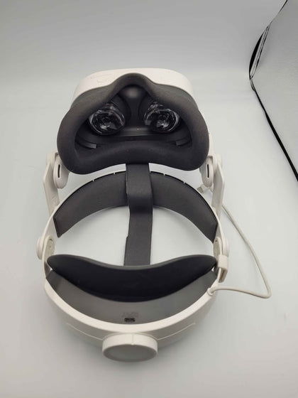 Meta Quest 3S All-In-One VR Virtual Reality Headset – 128GB – With Controllers