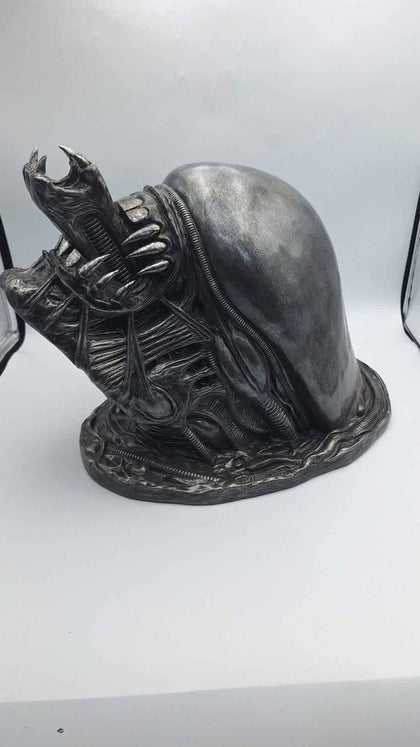 Alien Movie Xenomorph Wall Mounted Bust Display – Large Sci-Fi Horror Collectible
