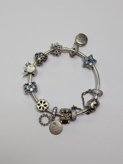 Pandora Bracelet With 10 Charms