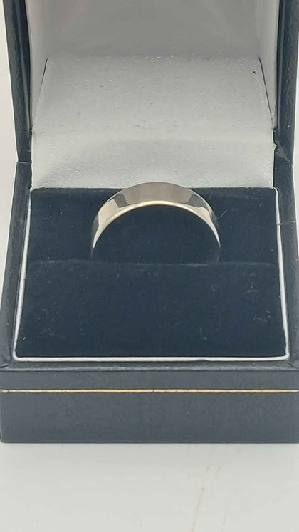 14ct white gold ring 4.0g size p
