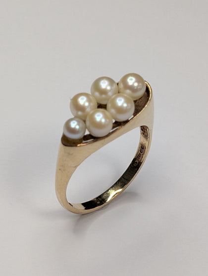 9ct gold angled pearl ring