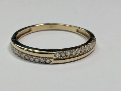 14CT GOLD DIAMOND RING SIZE P 1/2