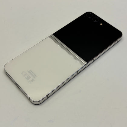 Samsung Galaxy Z Flip5 Unlocked Model SM-F731B 256GB in Cream Boxed