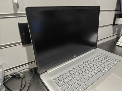 HP 17-CP2008/Ryz 5 7520u/8GB RAM/512GB SSD/17