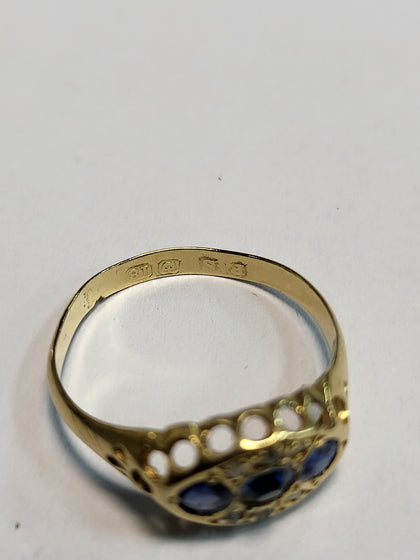 Beautiful 18ct Yellow Gold Ring With Blue Stones - 1.94G - Size N - Hallmarked