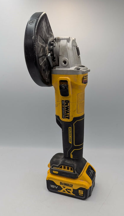Dewalt DCG407N 18V XR Brushless 125mm Angle Grinder, 18v 5AH BATTERY, NO BLADE