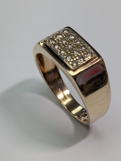 9ct Gold Diamond Coffin Style Ring