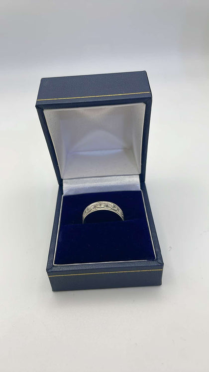 9CT white gold ring - Size N