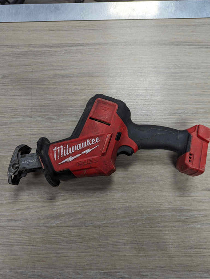MILWAUKEE RECIPRICATING SAW WITH BATTERY AND CHARGER