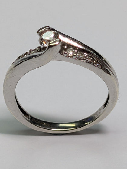 9CT WHITE GOLD DIAMOND RING