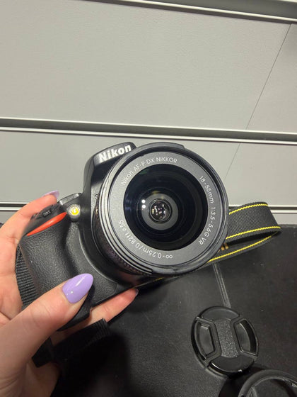 Nikon D5600 Black + AF-P DX 18-55mm VR