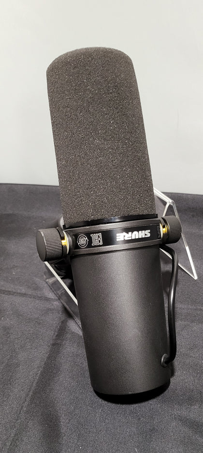 Shure SM7B Dynamic Studio Microphone (XLR)