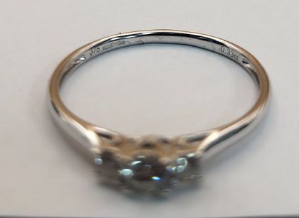 9ct White Gold Ring With Clear Stones - 1.65G - Size S - Hallmarked