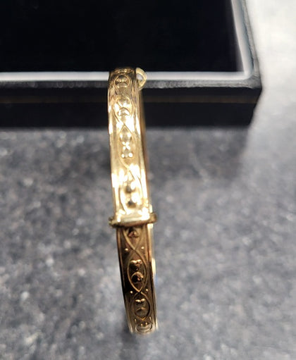 9CT  Yellow Gold Adjustable Baby Christening Bangle - 1.87g - Hallmarked