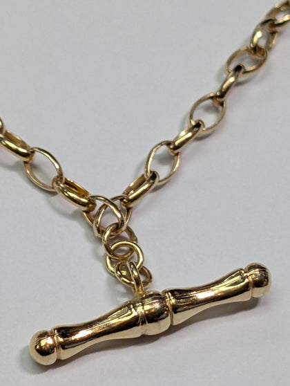 9ct gold T-bar and chain