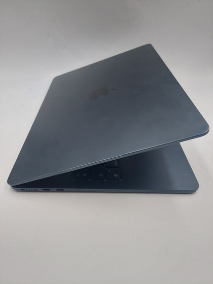 MacBook Air 14,2/M2 (8-CPU 8-GPU)/16GB Ram/256GB SSD/13