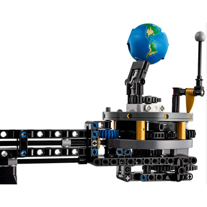 LEGO 42179 Technic Planet Earth and Moon in Orbit NEW.