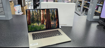 Apple MacBook Air 15.3