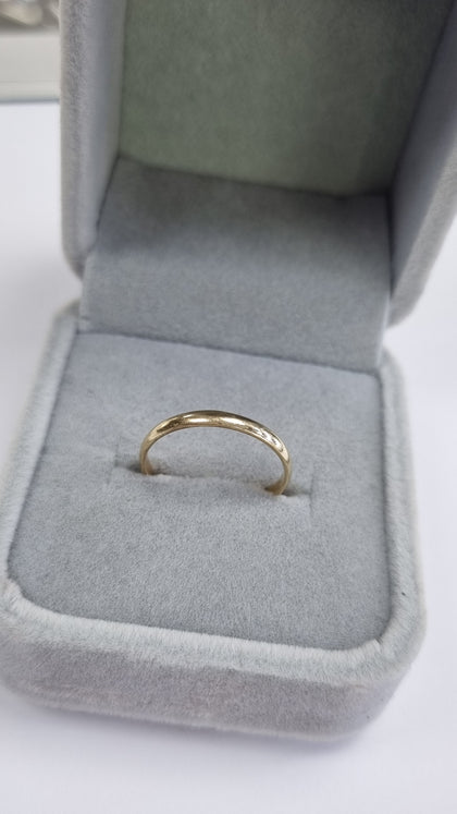 9ct gold ring size M